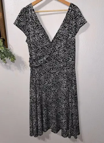 Scarlett  Elegant Black and White Floral Faux Wrap Dress Size 14