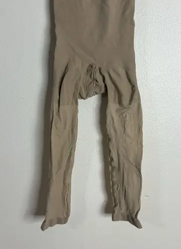 SKIMS Seamless Sculpt Mid Thigh Bodysuit in clay size small NWOT