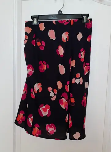 CAbi NWOT  Black & Pink Floral Scrunch Skirt