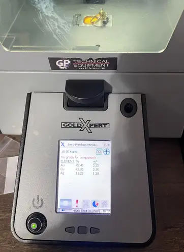 Head 10KT Yellow Gold Clyde Duneier Cat’s With Bow Ring 7