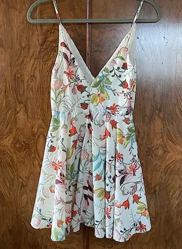 Essue Strappy Floral Dress