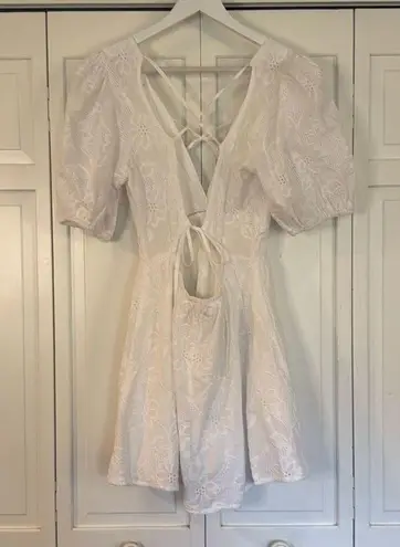 Kasia made in Greece cotton eyelet puff sleeve tie back dress White Size M