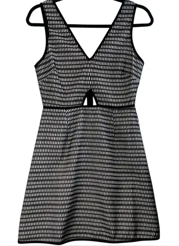 Elliatt NWOT Morocco Black & White Mini Dress Keyhole A-line Silhouette Small