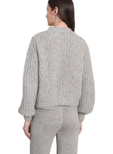 Arlene Knitted Short V neck Gray Chunky Cardigan Sweater Size L