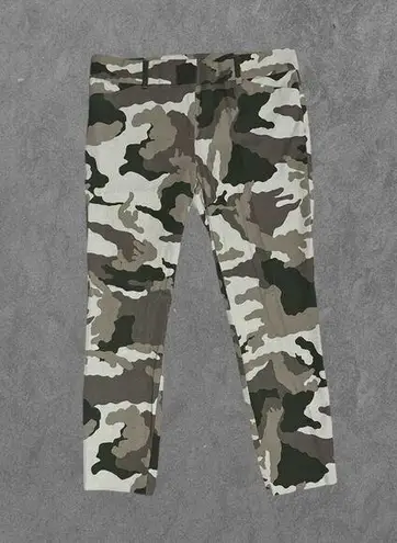 NEW YORK & COMPANY | Mid Rise Camo Ankle Crop Stretch Skinny Pants Size 10 Green