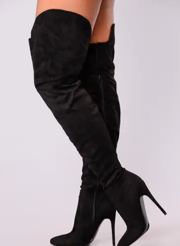 FashioNova Thigh-high Black Boots