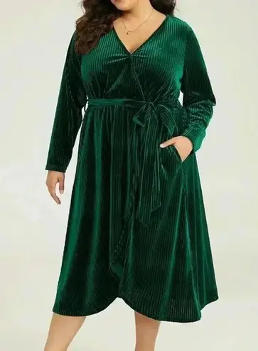 NWT!Dark green rib velvet wrap hem wrap pocket belt dress Size 12 or Large