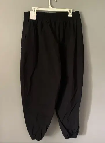 Nike NWT.  Women’s Swoosh Woven Jogger