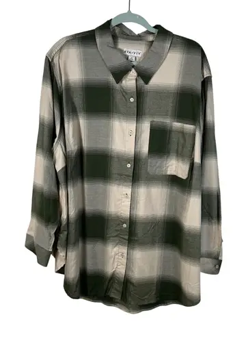 Ava & Viv Women's 2X Green Plaid Long Sleeve Button Up Lightweight Flannel Shirt - Image 1