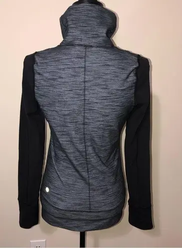 Lululemon  Daily Yoga Jacket Size 4 Denim Polar Haze Black Style W4A54S Pockets