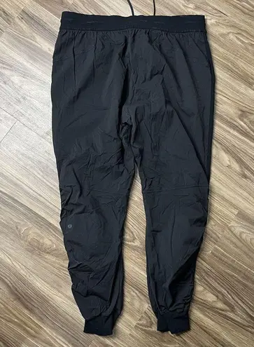 Lululemon  Size 16 Beyond The Studio Jogger Black Lightweight Stretch Luxtreme