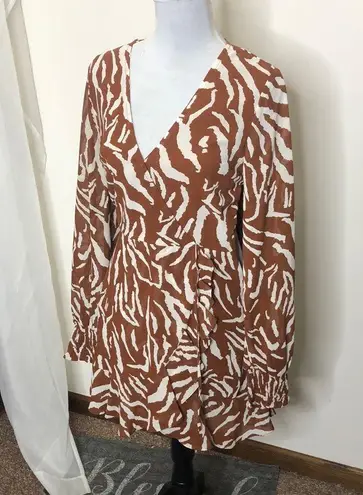 Very J V ery j brown and white sheer long sleeve mini dress size small