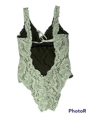 Mossimo Women’s Crochet One Piece Swimsuit Green (Spring Leaf) Size Medium