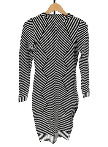 Karen Millen Chevron Pattern Knit Midi Pencil Skirt Black White sz Small Bodycon