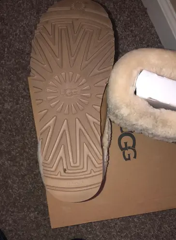 UGG Mini Fluff