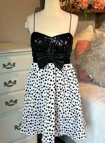 Blondie Nites Esther Ramirez Black Sequin Ruffle Lining White Polka Dot Womens 7