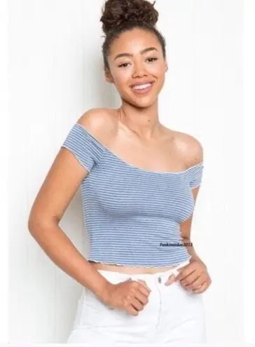 Brandy Melville Off the shoulder  top