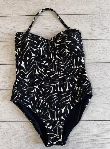 Nip Tuck Swim One Piece Swim Suit Metallic Textured Leaf Black and White US 12
