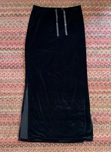 Old Navy  OUTLET BLACK VELVET MAXI SKIRT