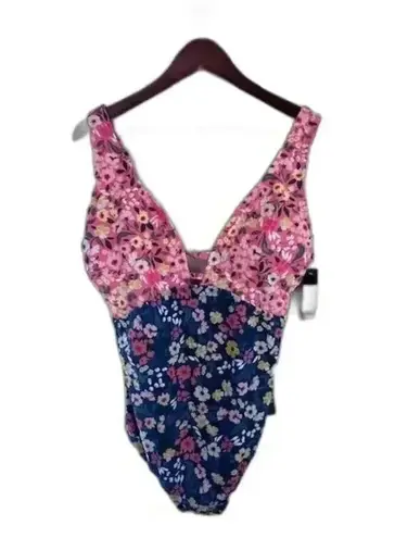 Palisades Beach Club NWT V