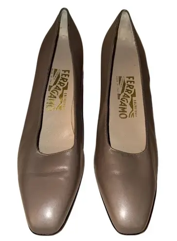 Salvatore Ferragamo Women's Silver Metallic Leather Pumps Size 8 Narrow Vintage