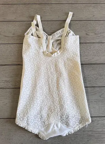 70s 80s vintage beige bodysuit Retro teddy. Vintage wireless shapewear Vintage Size undefined