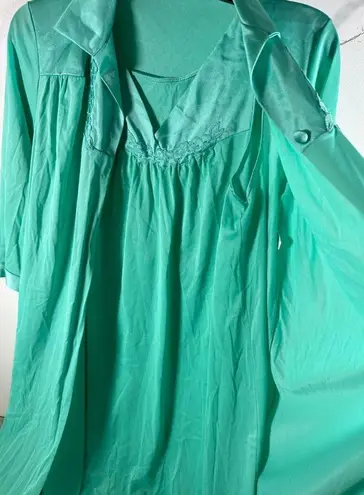 Vanity Fair Vintage  Size 32 Green Nylon Two Piece Nightgown Robe Set Button