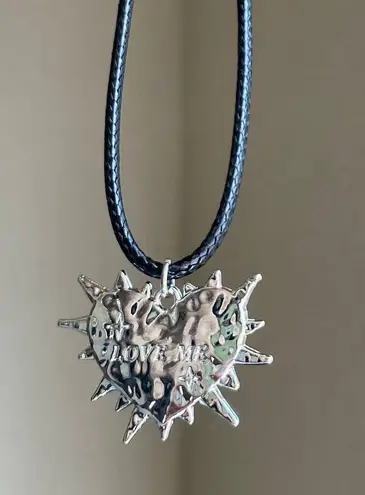 Handmade grunge street funky y2k style spike “LOVE ME” heart necklace🌿✨