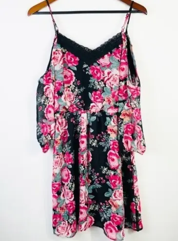 Charlotte Russe  Floral Print Cold Shoulder Dress Size Medium‎