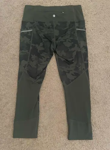 Active Life Camouflage Crop Leggings, Size M