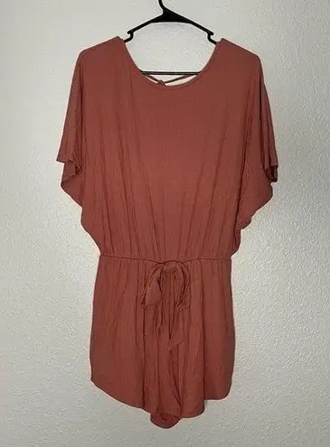 GILI Womens size M Dusty Pink Flowy Dolman Sleeve Romper Tie Waist Scoop Back Size M