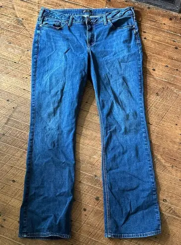 Silver Jeans Silver distressed Avery Slim boot western 38x33 jeans