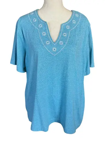 Cathy Daniels light blue short sleeve keyhole neck pullover top