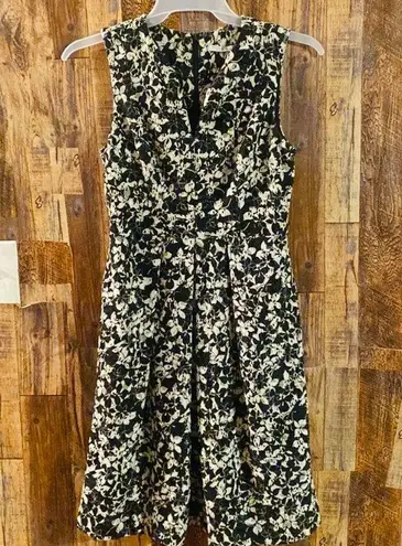 Carmen Marc Valvo Luxe by  eyelit black and white dress size 6  39 length x 17 w