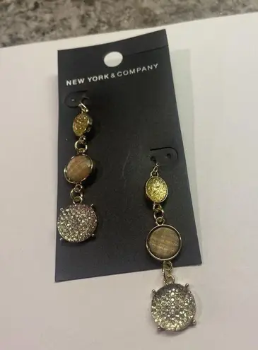 New York And Company $12.95 MSRP NWT Earrings Pierced Gold Tone Long Dangle