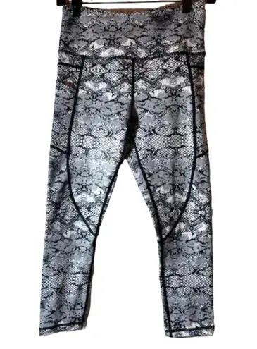 Zyia Metallic Cobra Pocket Light n Tight Hi Rise Capri Leggings Size 4