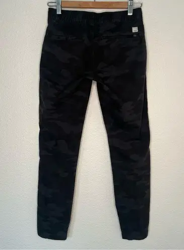 Vuori  Ripstop Pant Black Camo extra small