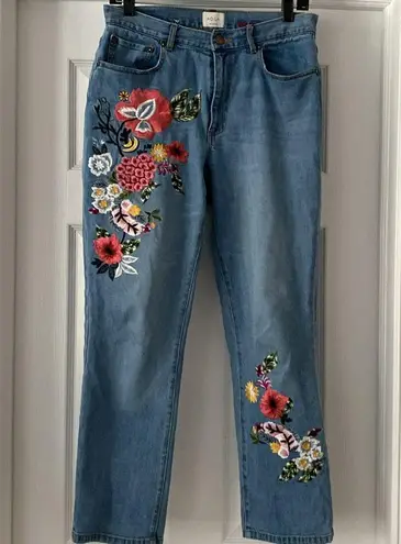 Alice + Olivia  AO LA Amazing Embroidered Floral Jeans 29 high rise cropped