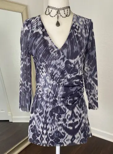 Early 2000's Soft Grunge Gray White Graphic Wrap Long Sleeve V