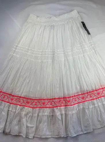 Women’s Style & Co Size 1X White Maxi Skirt with Neon Pink Embroidery.