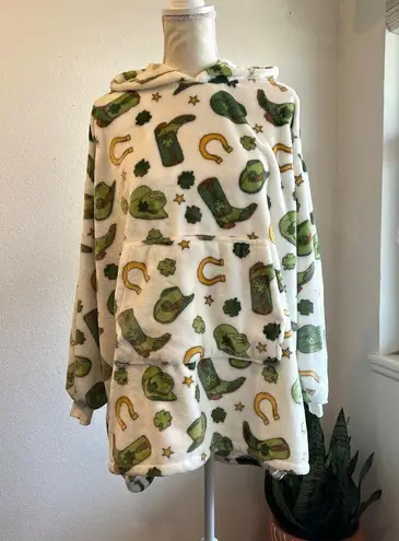 Throwzy Lucky Western Cowgirl Hooded Oversized Soft Lounge Sweater One Size Green Size XL