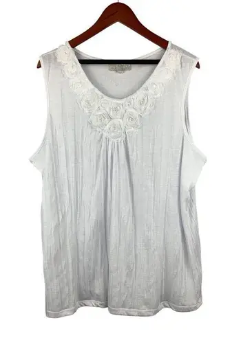 Carolyn Taylor White Sleeveless Top 2X With Floral Embellishment