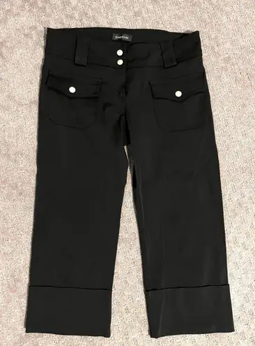 Bebe NWOT stretchy  capri pants. Sz S