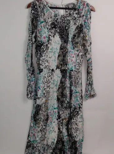 Belle Sky Belle & Sky M Long Sleeved Cold Shoulder Stretch Lace Maxi Dress