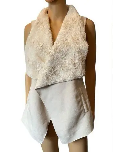 Andrew Marc Marc New York Andrew Mark Cream Faux Fur Neutral Open Face Soft Luxe Vest - Image 1