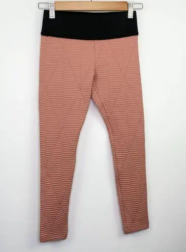 Koral Peach Salmon Black Leggings Textured Cropped Womens Size Small