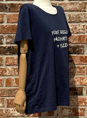 Hue Pinot Grigio Passports & Pizza navy blue T shirt / L / Excellent condition