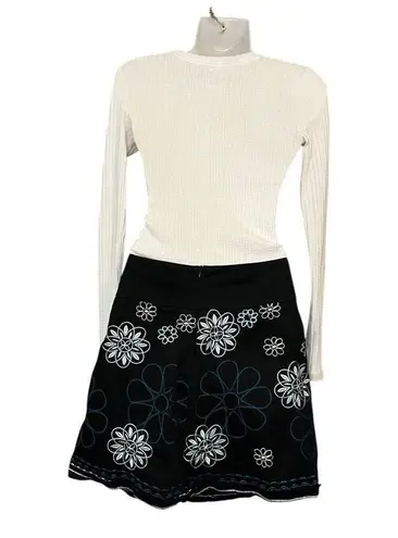 Heart soul Floral Embroidered A Line Zip Back Skirt 28” Waist Size 1