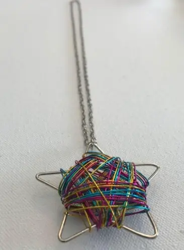 Wire Wrapped Rainbow Star Necklace VTG Never Worn Silver