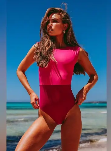 FINAL PRICE DROP NWT SELENA ZIP